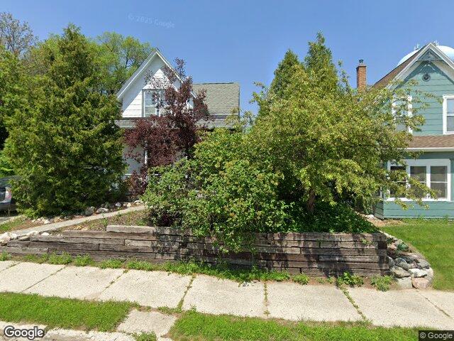 1040 Summer St, West Bend, WI 53090