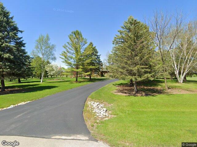 1206 Lakeview Rd, Farmington, WI 53090