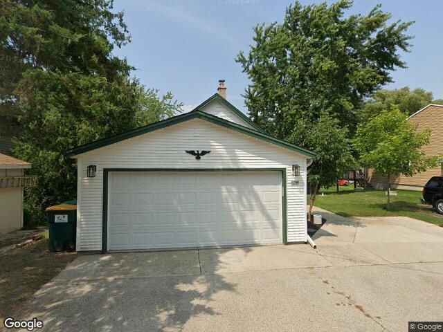 1266 E Green Lake Dr, West Bend, WI 53090