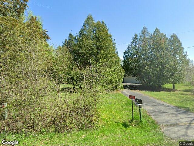 1395 Lakeview Rd, Farmington, WI 53090