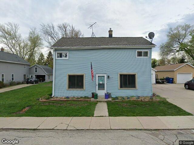 225 W Main St, Newburg, WI 53090