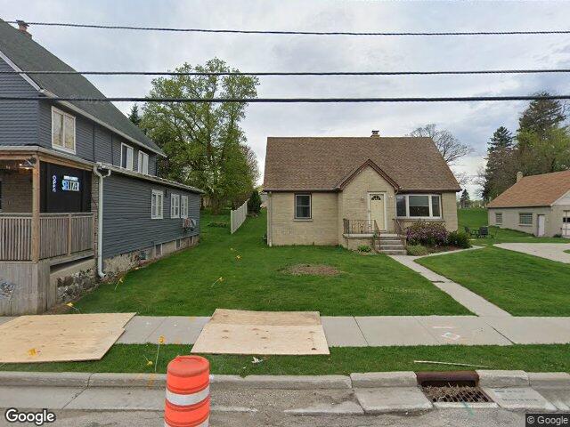 621 W Main St, Newburg, WI 53090