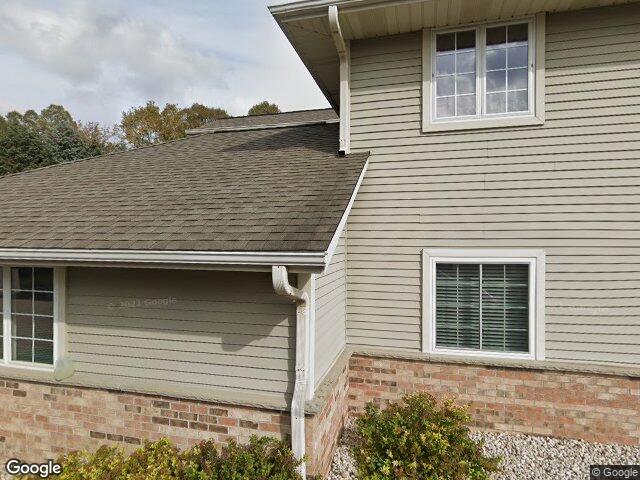 702 Shepherds Dr #8, West Bend, WI 53090
