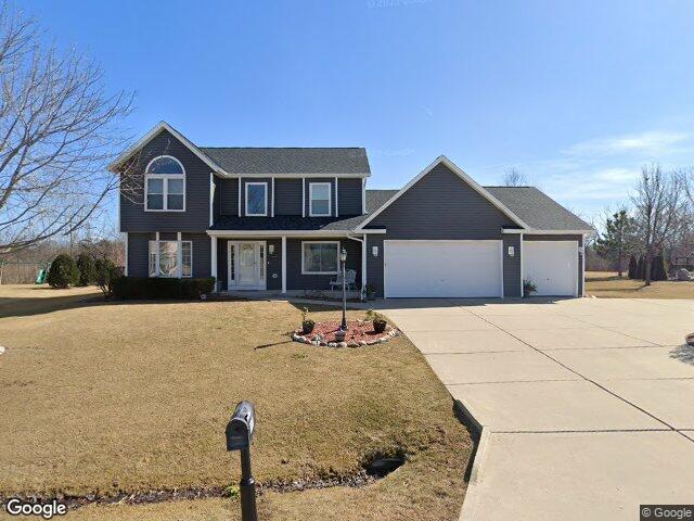 10468 S George Dr, Oak Creek, WI 53154