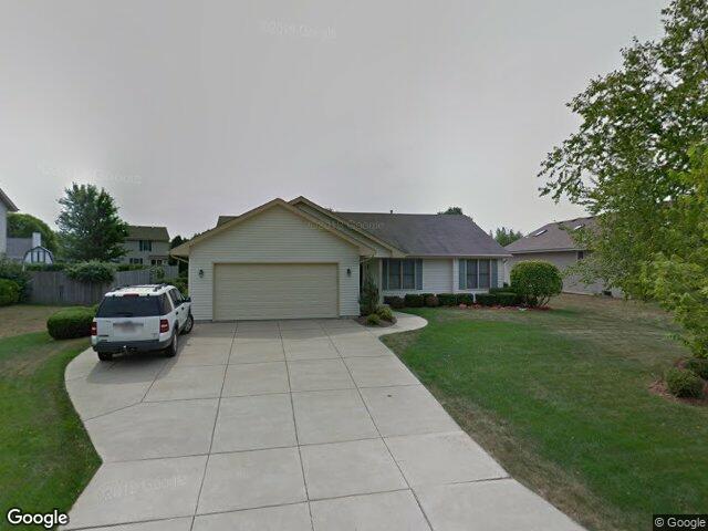 1131 E Sommers Dr, Oak Creek, WI 53154