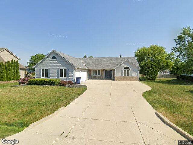 2072 W Hope Lane, Oak Creek, WI 53154
