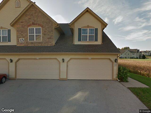 2270 W Vista Bella Dr Unit 102, Oak Creek, WI 53154