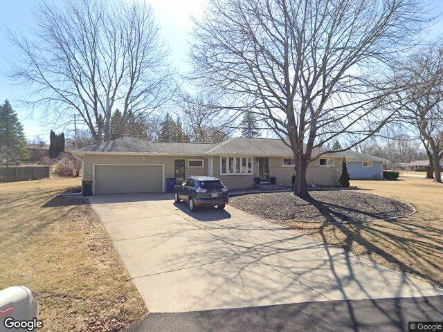 3301 E Carol Ct, Oak Creek, WI 53154