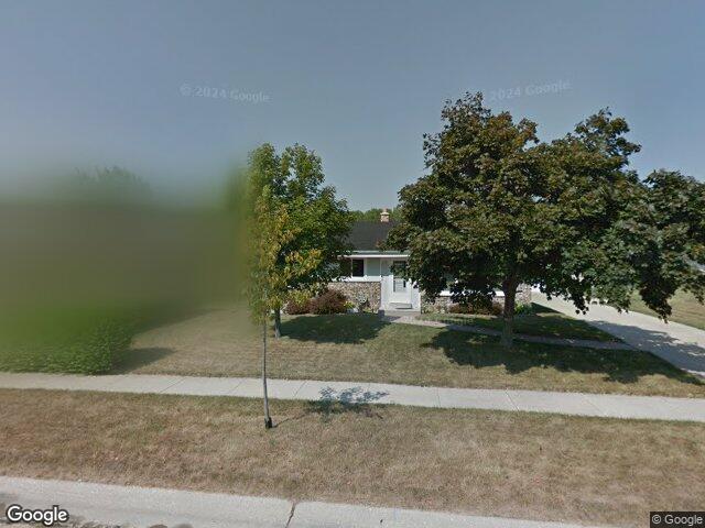 3310 E Woodview Ave, Oak Creek, WI 53154