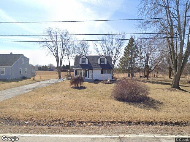 3525 E Fitzsimmons Rd, Oak Creek, WI 53154