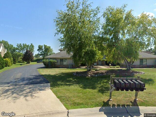 3651 E Barbara Ct #6, Oak Creek, WI 53154