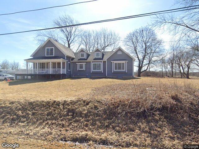 3665 E Fitzsimmons Rd, Oak Creek, WI 53154