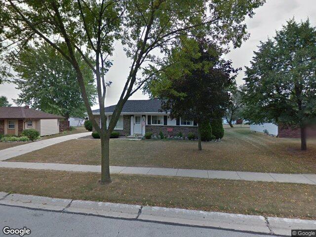 395 E Oak Lane, Oak Creek, WI 53154