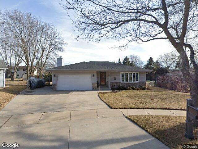 6846 S Juniper Court, Oak Creek, WI 53154