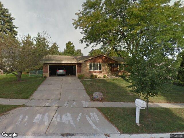 7565 S Lenox Ave, Oak Creek, WI 53154