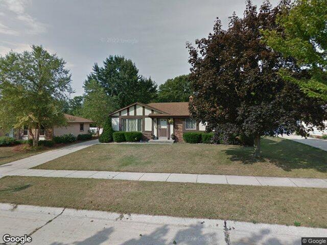 7625 S Manitowoc Ave, Oak Creek, WI 53154