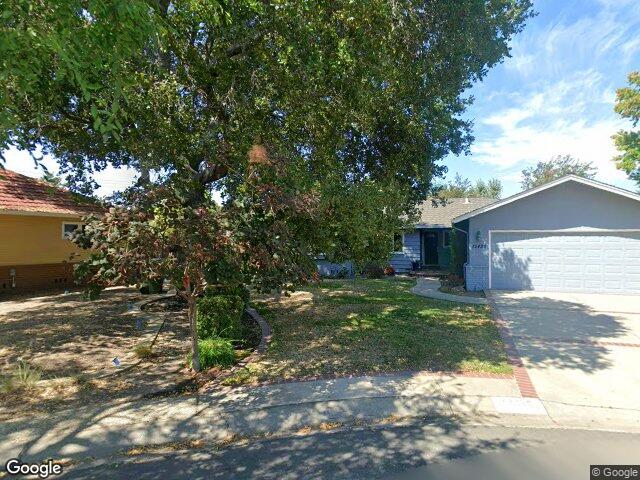 12425 Woodside Dr, Saratoga, CA 95070