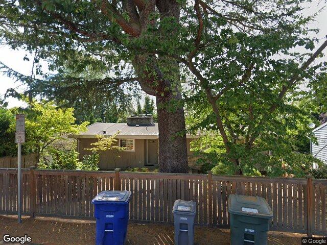 231 105th Ave SE, Bellevue, WA 98004