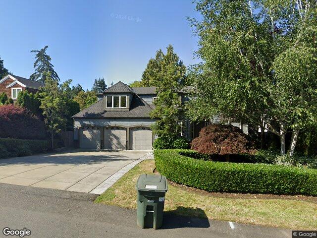 3039 92nd Pl NE, Clyde Hill, WA 98004