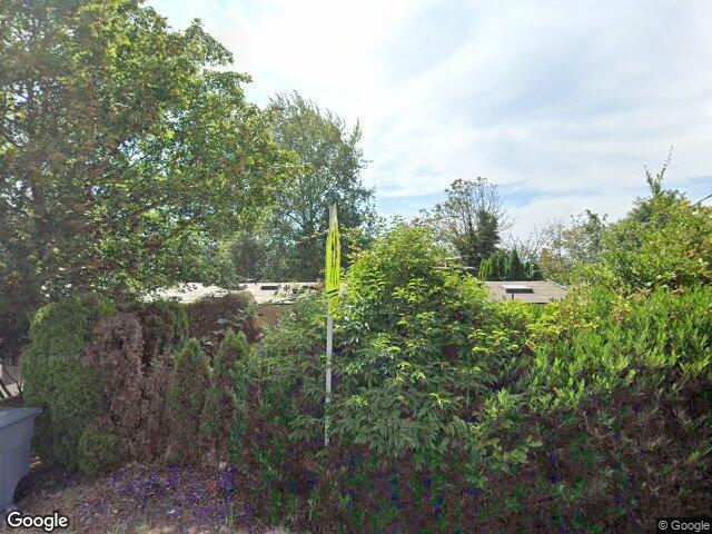 325 105th Ave SE, Bellevue, WA 98004