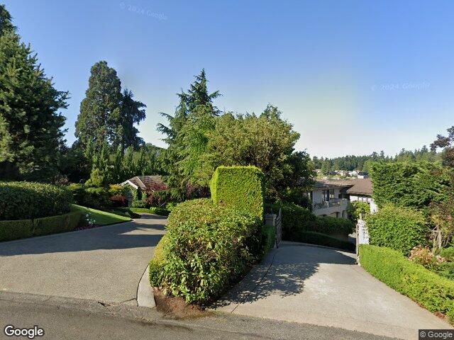 8833 NE 36th St, Yarrow Point, WA 98004