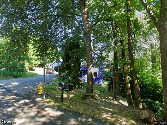 9602 NE 35th Pl, Bellevue, WA 98004