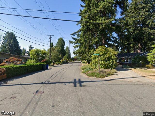 9876 SE 52nd St, Bellevue, WA 98006