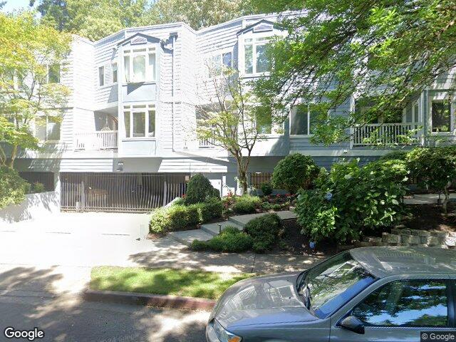 210 10th Street #4, Kirkland, WA 98033