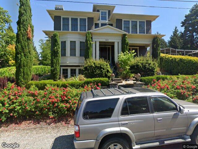 2212 77th Ave SE, Mercer Island, WA 98040