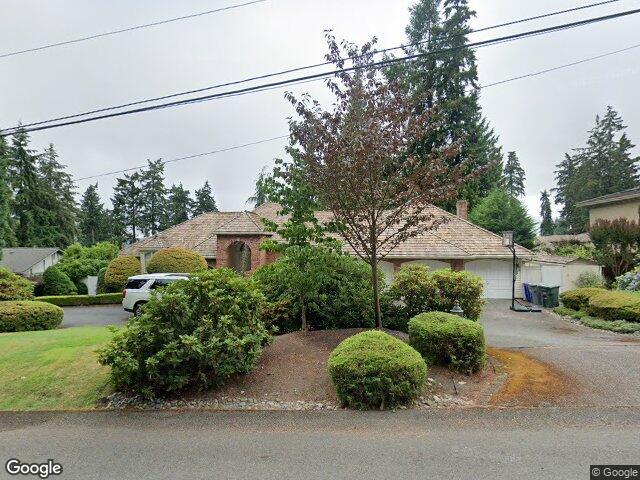 9416 NE 25th St, Clyde Hill, WA 98004