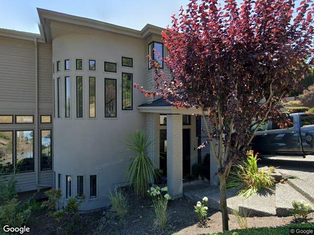 4102 100th Avenue SE, Mercer Island, WA 98040