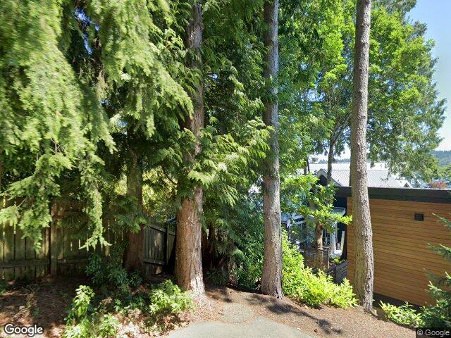 5330 Butterworth Rd, Mercer Island, WA 98040