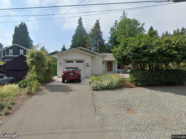 7247 SE 29th St, Mercer Island, WA 98040