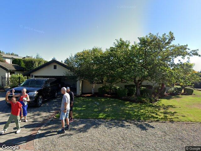 8201 SE 67th St, Mercer Island, WA 98040