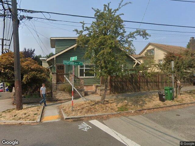 1326 N 40th St, Seattle, WA 98103