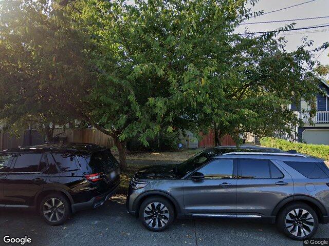 711 N 86th St, Seattle, WA 98103