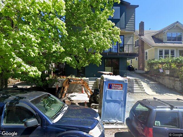 220 21st Ave E, Seattle, WA 98112