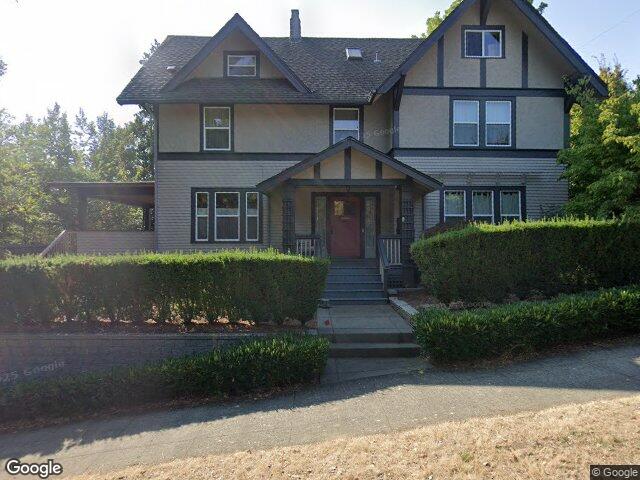2215 E Aloha St, Seattle, WA 98112